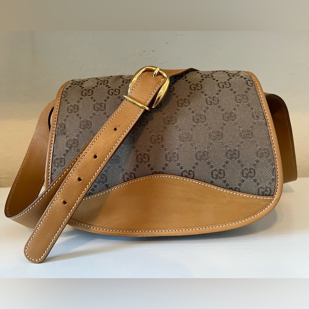 GUCCI GG Canvas Shoulder Bag